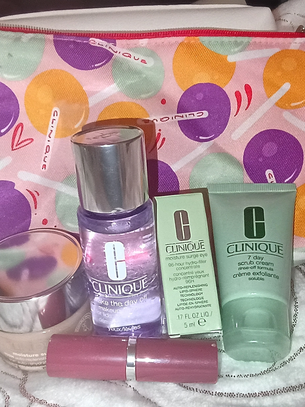 Clinique Women's Skincare Set - Green & Purple